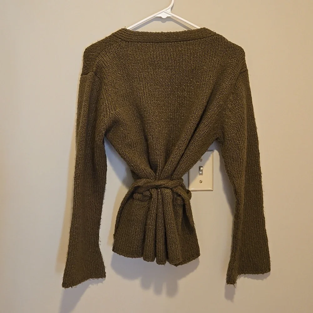 Yoga wrap sweater. - Picture 4 of 7